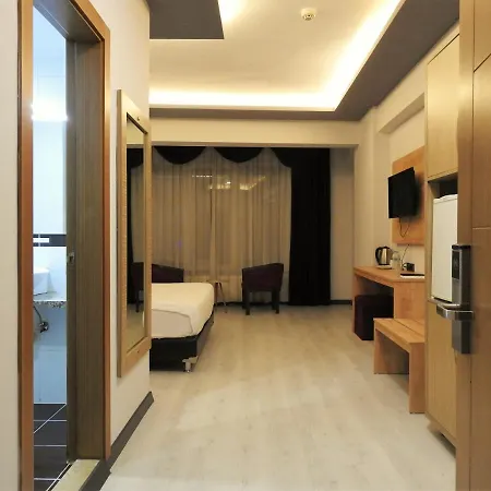 Town Otel 3*