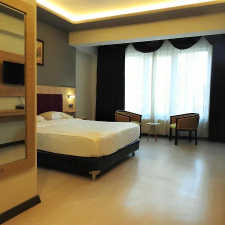 Town Otel
