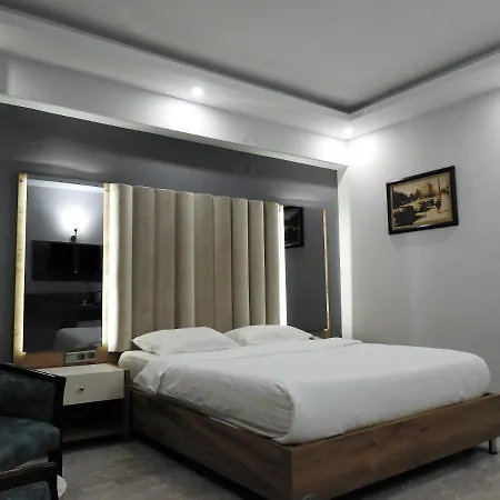 Town Otel 3*